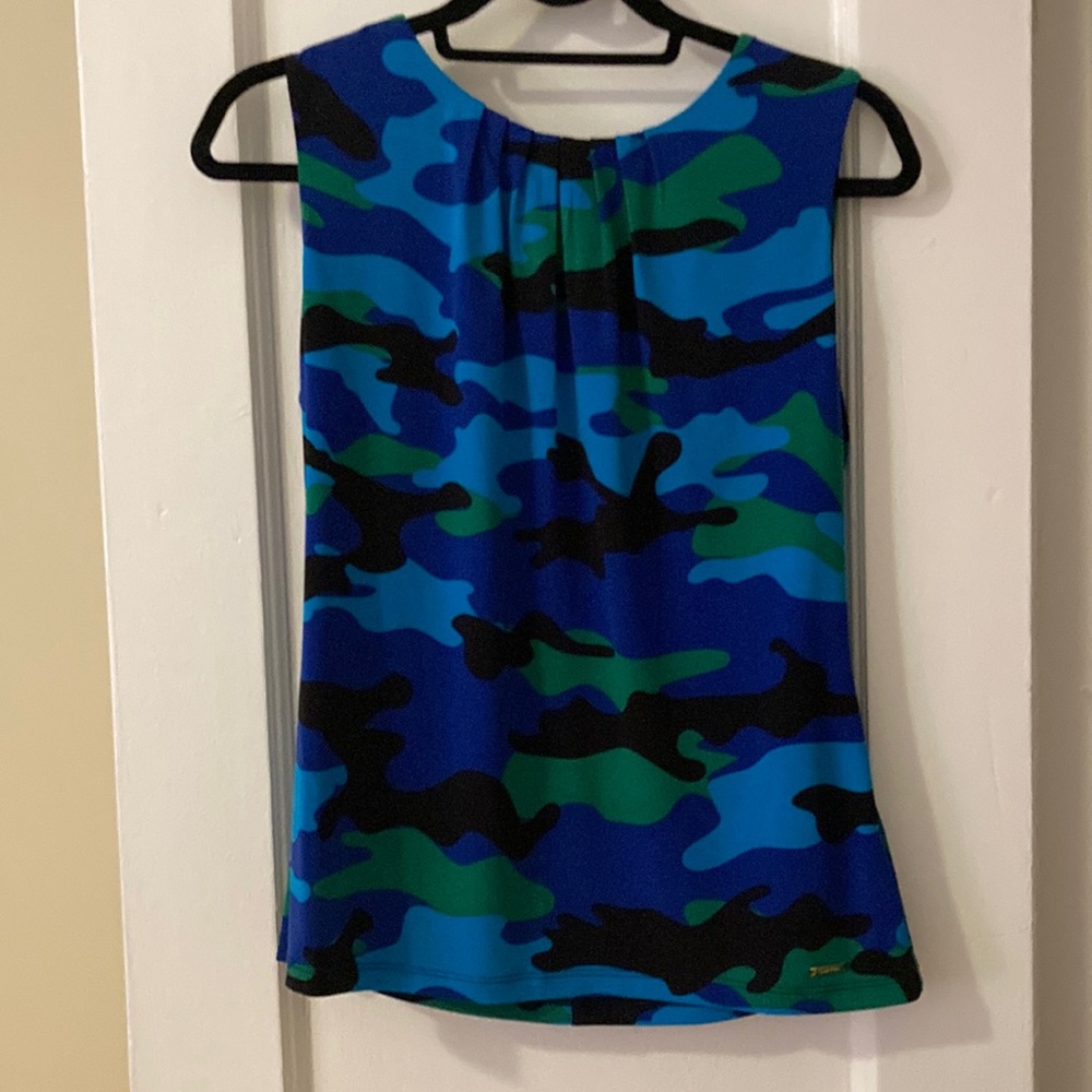 Camo sleeveless top